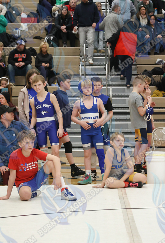 Lincoln Squires Wrestling 20260222059.jpg