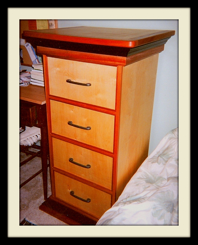 4 drawer maple mahogany.jpg :: 4 drawer maple mahogany