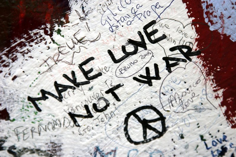 Make Love Not War K023.jpg