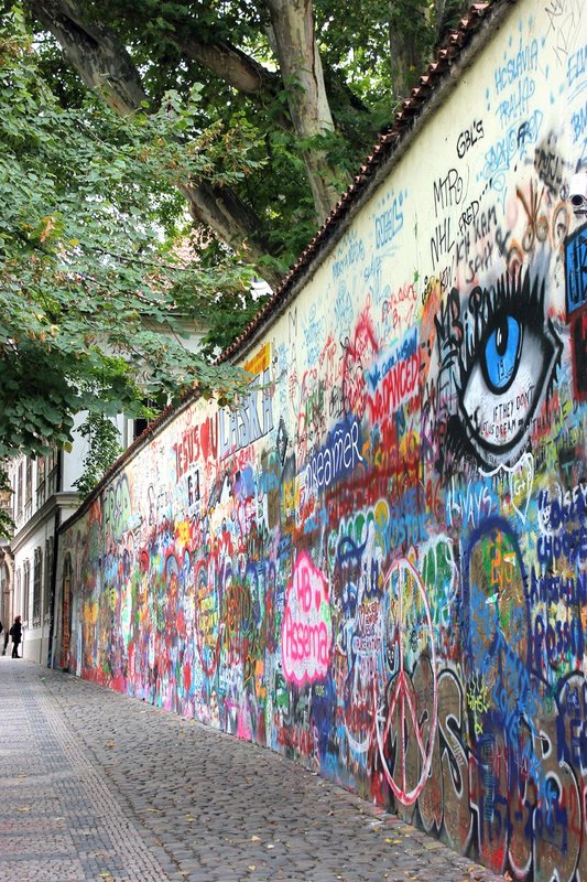 The Wall J069.jpg