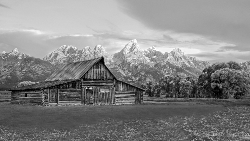 Grand Teton Blk Wht.jpg