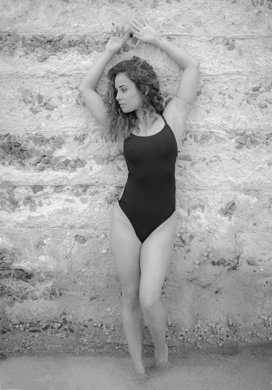 Yasmin_rockwall_.jpg :: OLYMPUS DIGITAL CAMERA