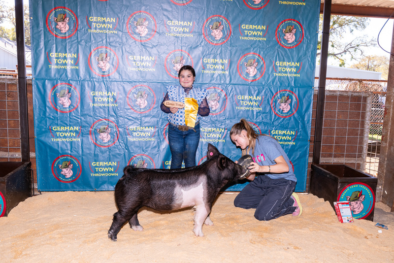 25GTT- RingBBackdrops-6349.jpg