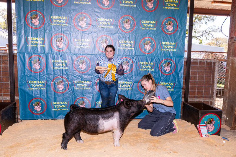 25GTT- RingBBackdrops-6350.jpg