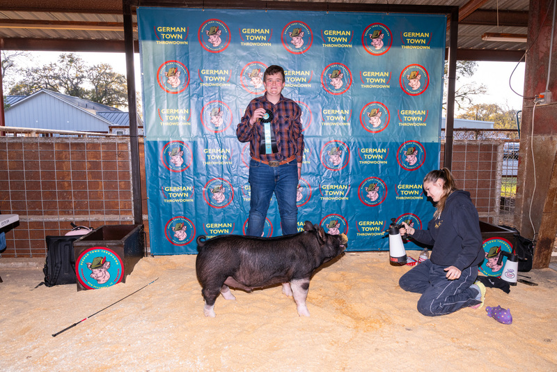 25GTT- RingBBackdrops-6420.jpg