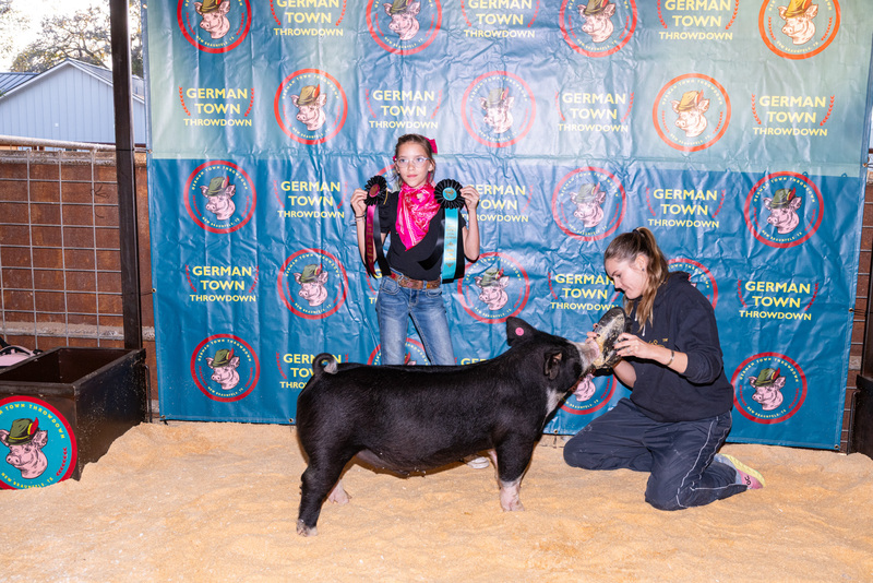 25GTT- RingBBackdrops-6428.jpg