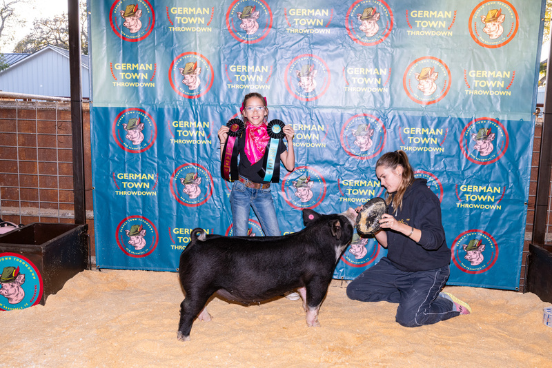 25GTT- RingBBackdrops-6429.jpg