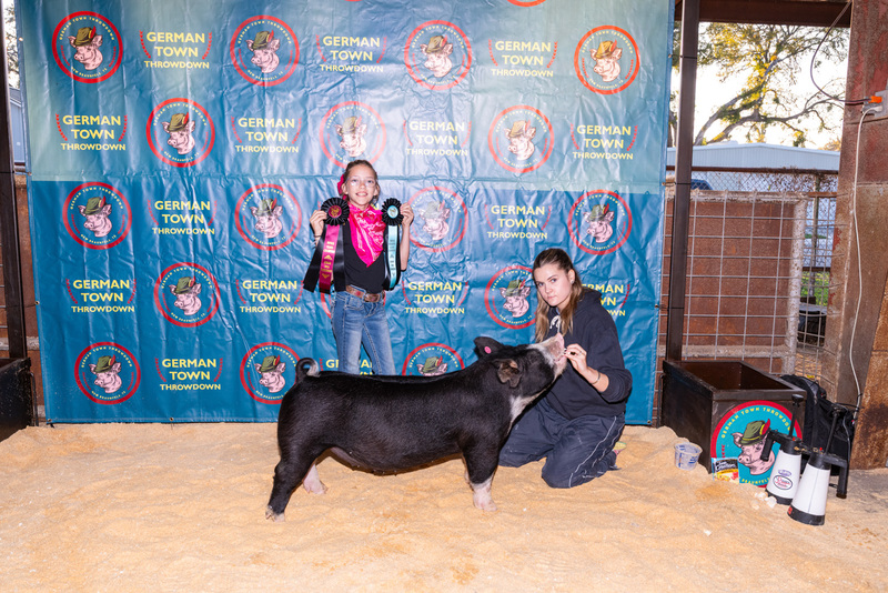 25GTT- RingBBackdrops-6433.jpg