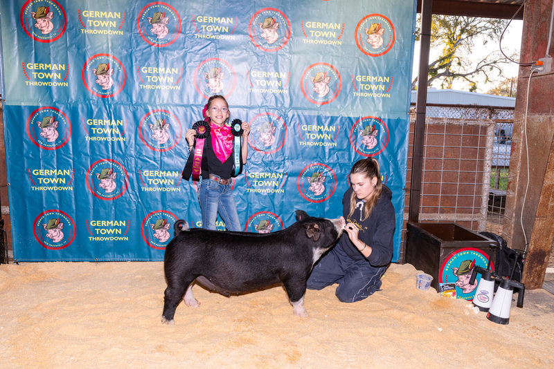 25GTT- RingBBackdrops-6434.jpg