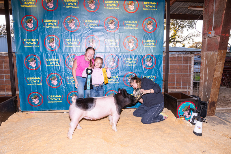 25GTT- RingBBackdrops-6436.jpg