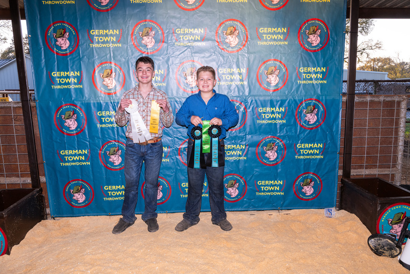 25GTT- RingBBackdrops-6440.jpg