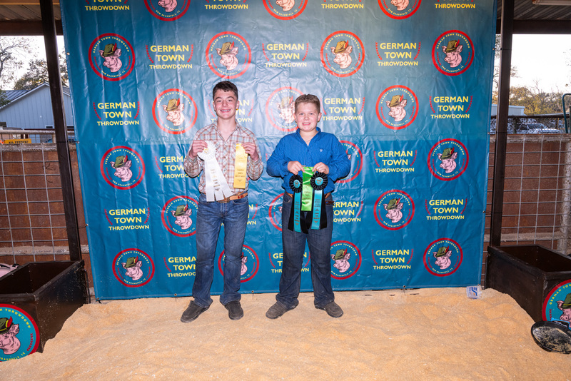 25GTT- RingBBackdrops-6443.jpg