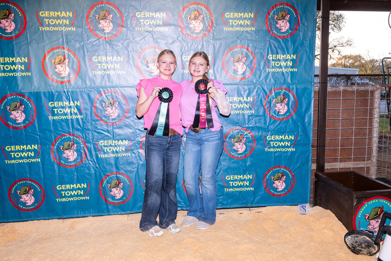 25GTT- RingBBackdrops-6445.jpg