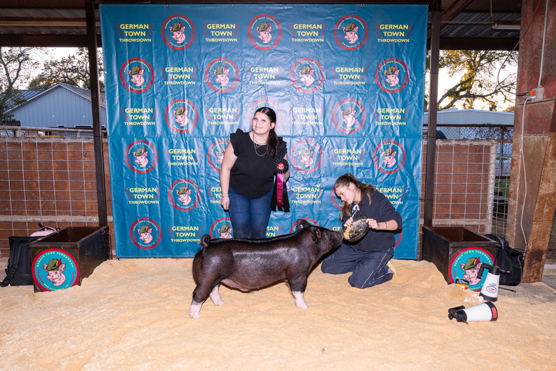 25GTT- RingBBackdrops-6449.jpg