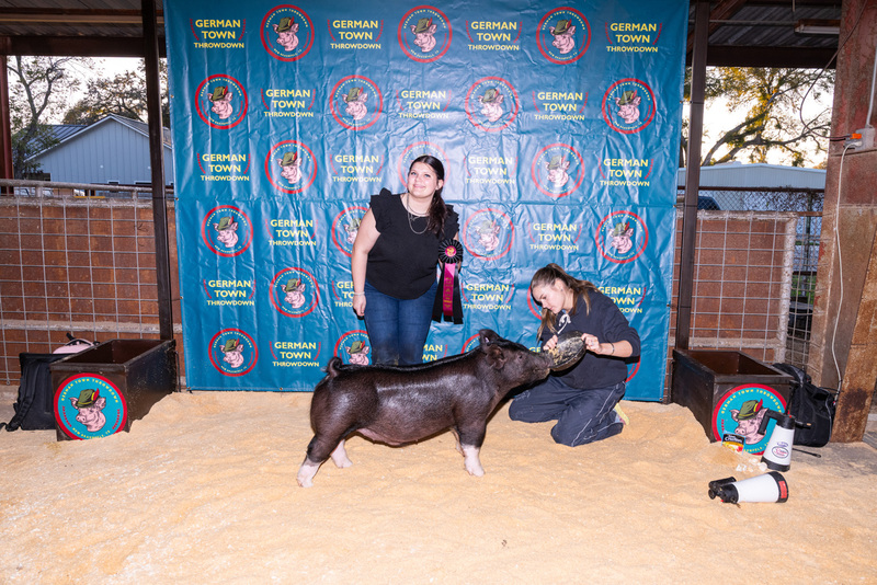 25GTT- RingBBackdrops-6450.jpg