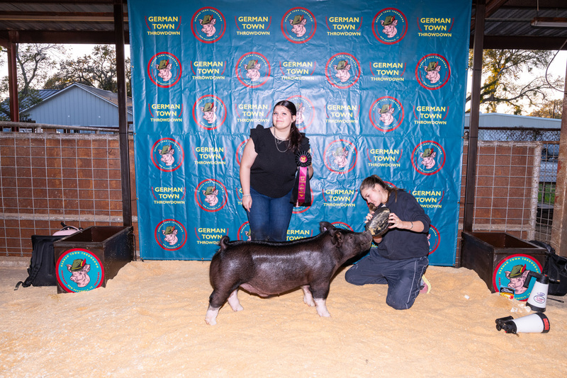 25GTT- RingBBackdrops-6451.jpg