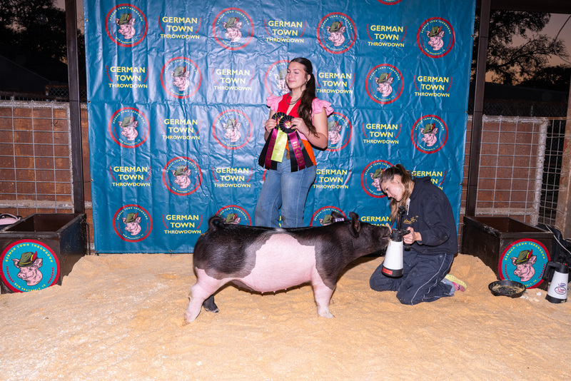 25GTT- RingBBackdrops-6480.jpg