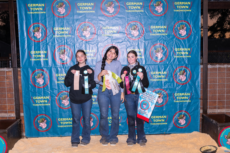 25GTT- RingBBackdrops-6494.jpg