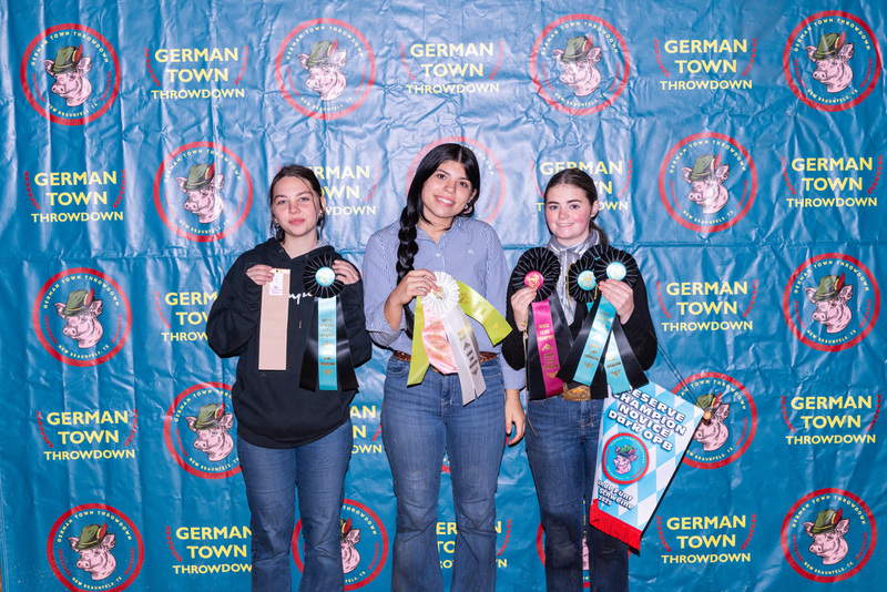 25GTT- RingBBackdrops-6497.jpg