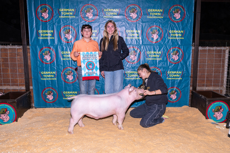 25GTT- RingBBackdrops-6509.jpg