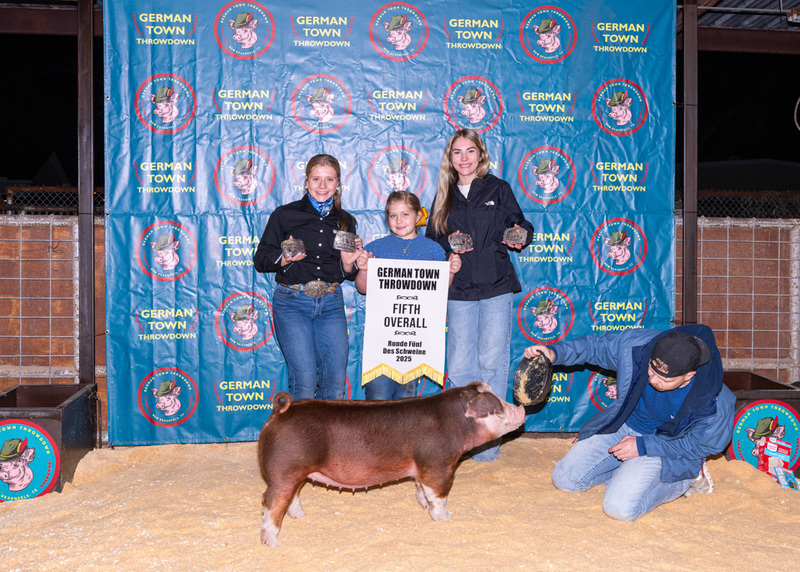 25GTT- RingBBackdrops-6558.jpg