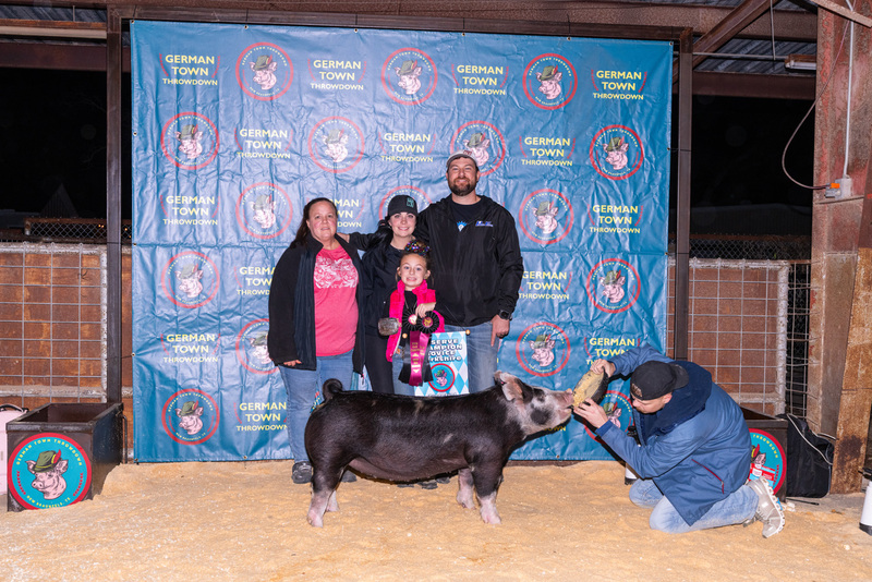 25GTT- RingBBackdrops-6607.jpg