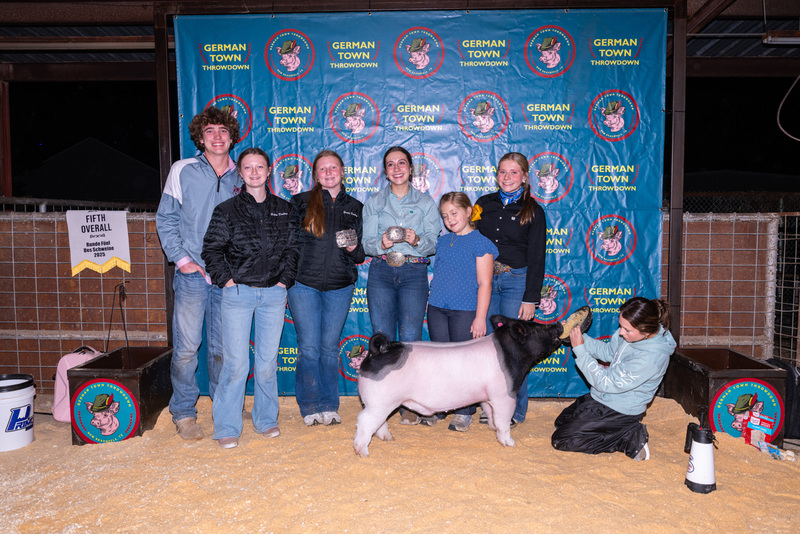 25GTT- RingBBackdrops-6610.jpg