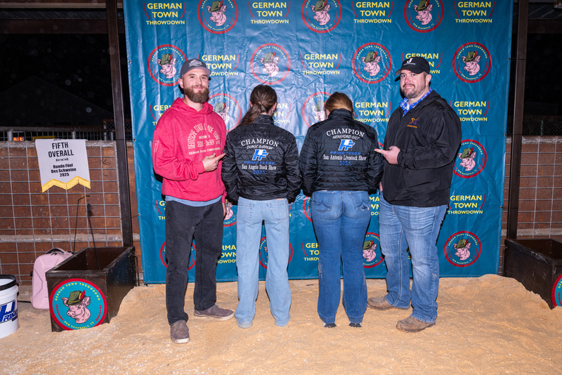 25GTT- RingBBackdrops-6616.jpg