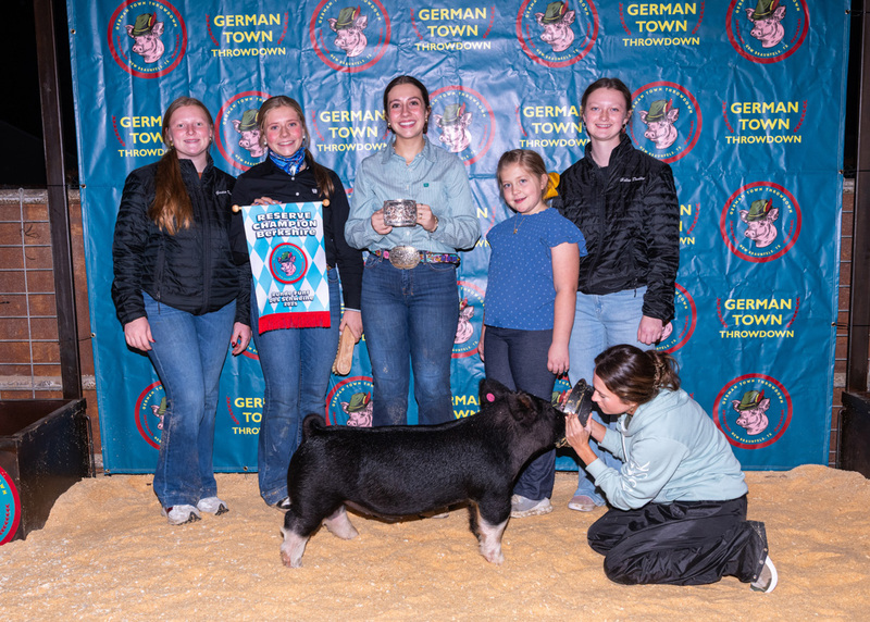 25GTT- RingBBackdrops-6625.jpg