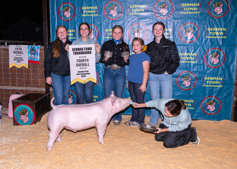 25GTT- RingBBackdrops-6627.jpg