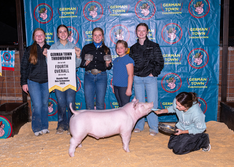 25GTT- RingBBackdrops-6628.jpg