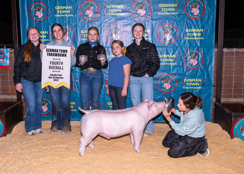 25GTT- RingBBackdrops-6632.jpg