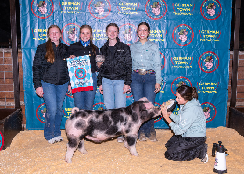 25GTT- RingBBackdrops-6637.jpg