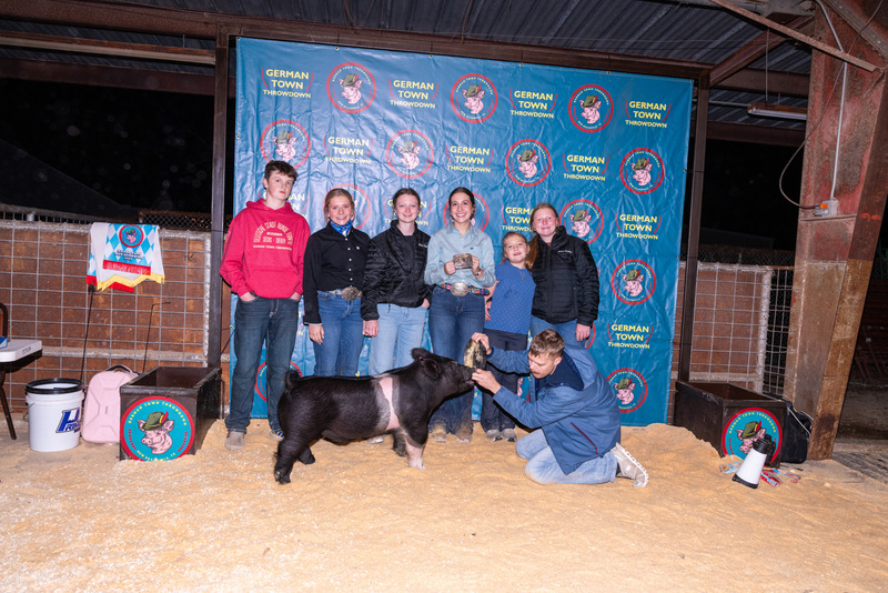 25GTT- RingBBackdrops-6650.jpg