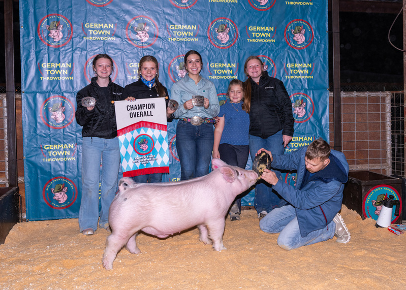 25GTT- RingBBackdrops-6672.jpg