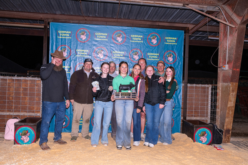 25GTT- RingBBackdrops-6680.jpg