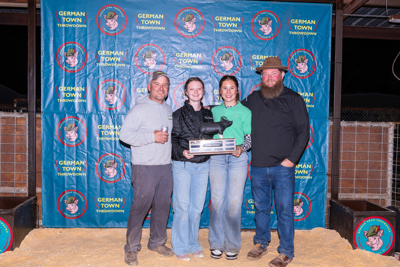 25GTT- RingBBackdrops-6687.jpg