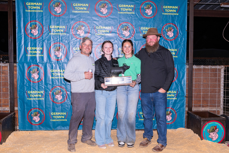 25GTT- RingBBackdrops-6688.jpg