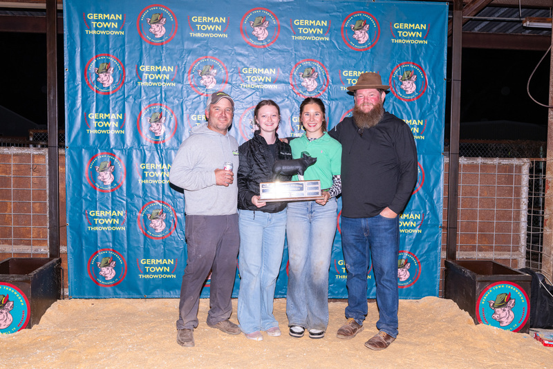 25GTT- RingBBackdrops-6689.jpg