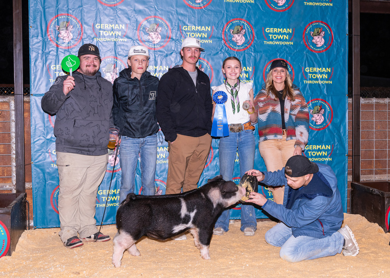 25GTT- RingBBackdrops-6699.jpg