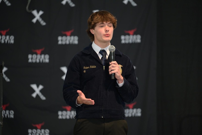 26RA- PublicSpeakingHS-6390.jpg