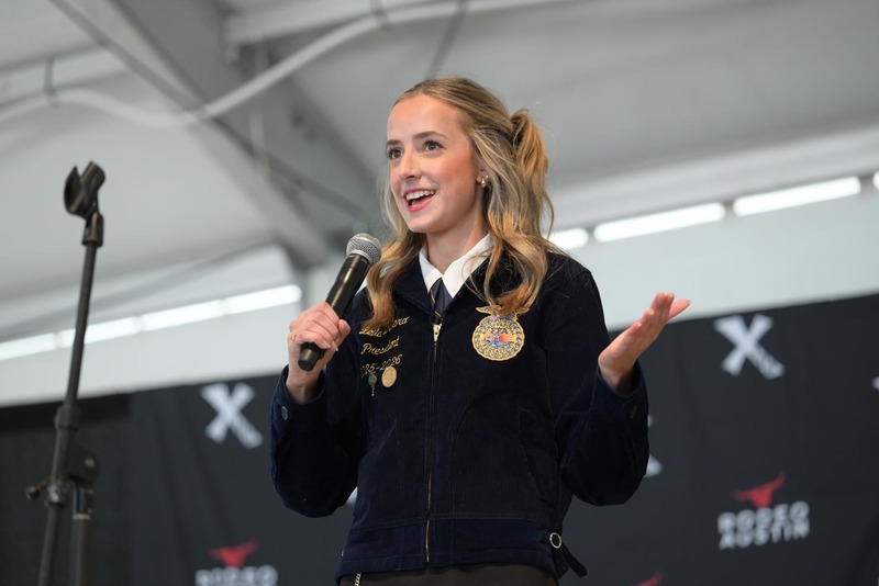 26RA- PublicSpeakingHS-6396.jpg