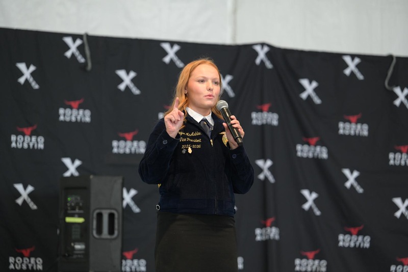 26RA- PublicSpeakingHS-6429.jpg