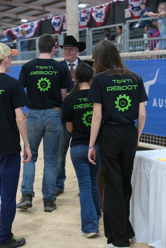 26RA- RoboticsAwardsHS-3462.jpg