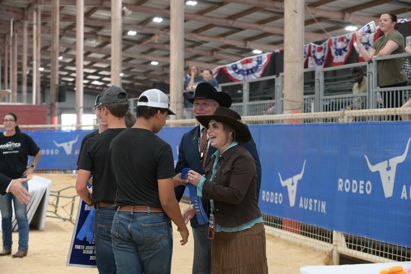 26RA- RoboticsAwardsHS-3473.jpg