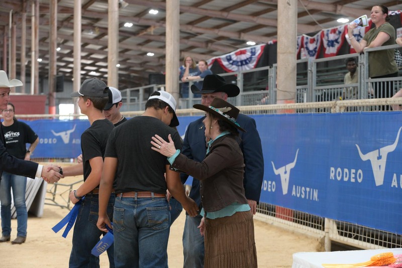 26RA- RoboticsAwardsHS-3474.jpg