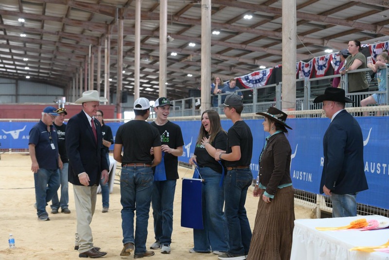 26RA- RoboticsAwardsHS-3475.jpg