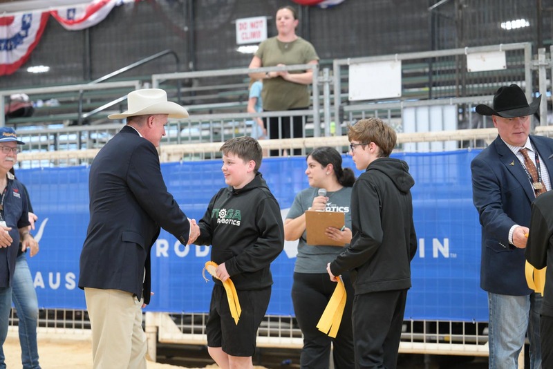 26RA- RoboticsAwardsHS-4908.jpg