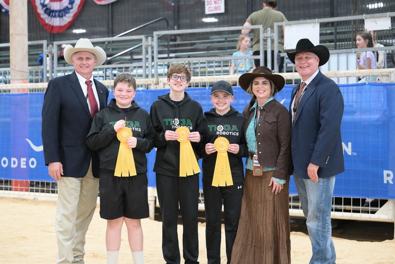 26RA- RoboticsAwardsHS-4911(1).jpg