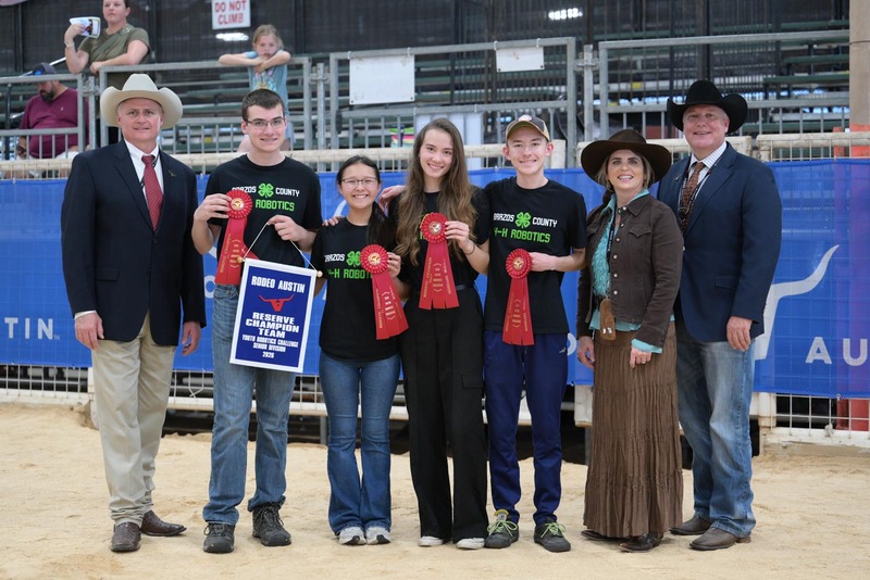 26RA- RoboticsAwardsHS-4967.jpg